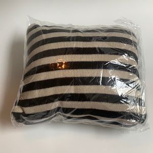 NWT Jack + Lucy Travel Accent Throw Pillow